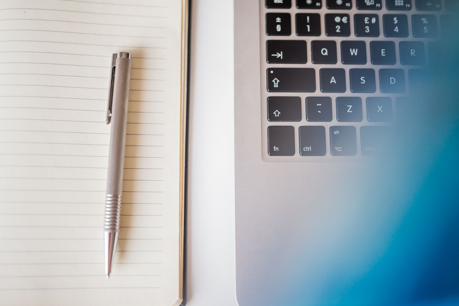 Landing Pages die konvertieren: 7 Elemente die jede Anfrage-Seite braucht