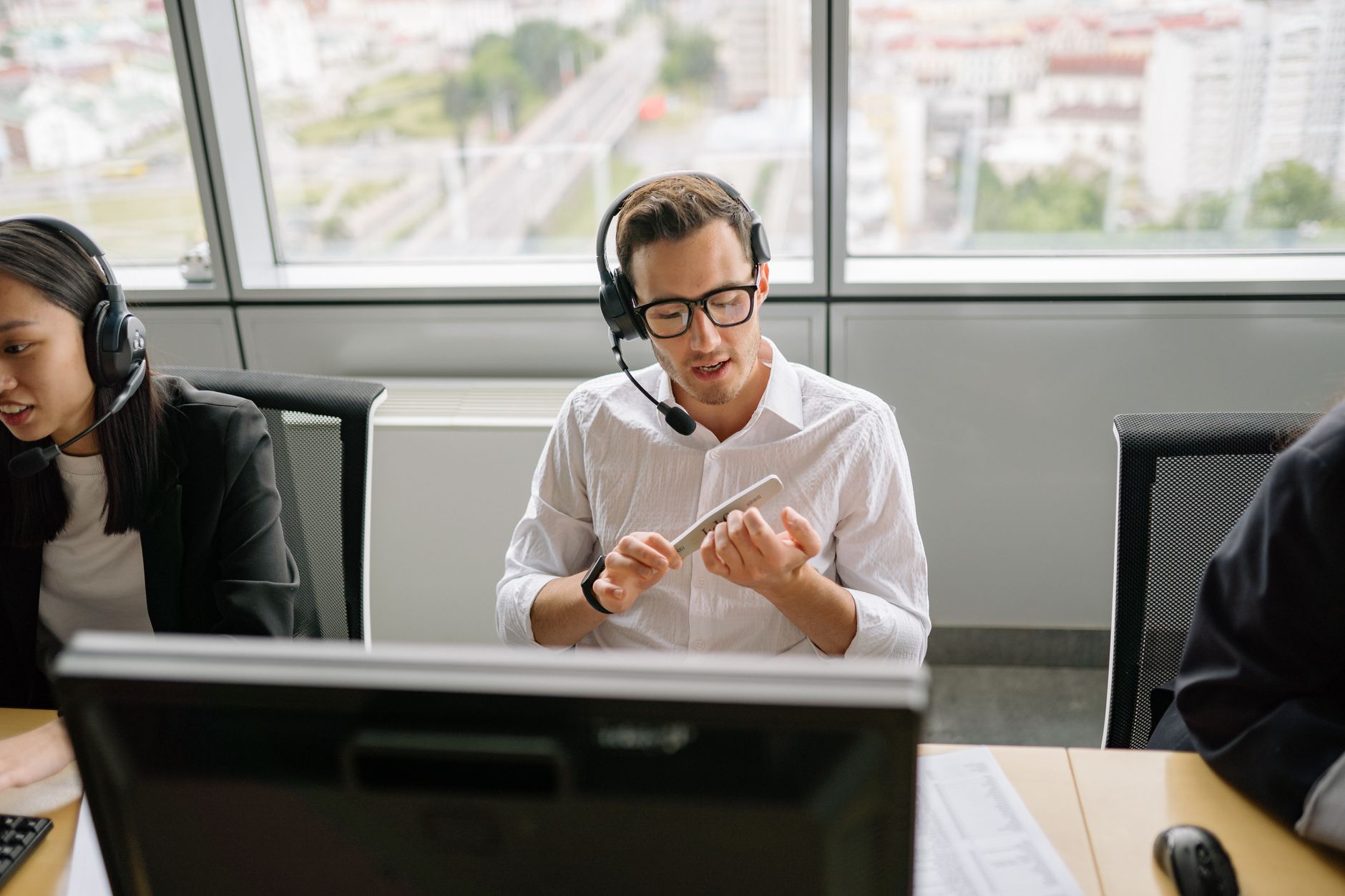 Sprachsteuerung im Betrieb: Wie KI-Assistenten den Arbeitsalltag erleichtern