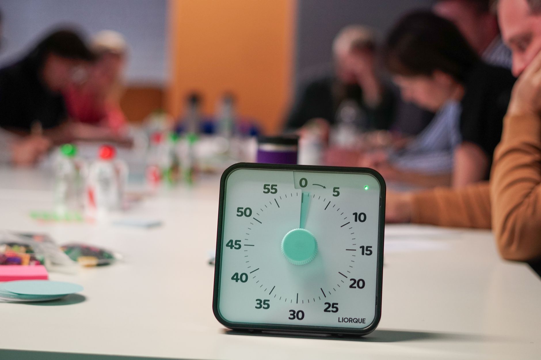 Terminerinnerung per SMS und WhatsApp: Vorlagen, Timing und rechtliche Regeln